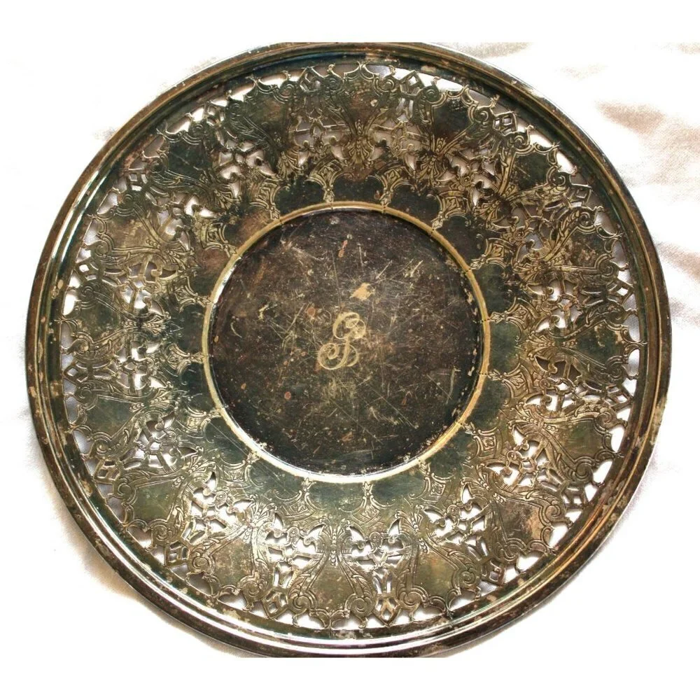Vintage EPNS 3025 Mfg. Co Silver Plate tray Ornate Round made in USA
